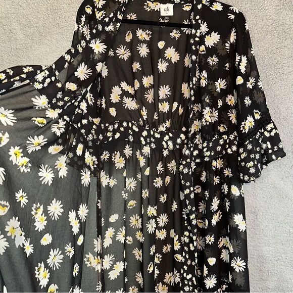 cAbi 5816 Kimono‎ Women's Medium Black Daisy Floral Short Sleeve Sheer Boho Wrap - Picture 5 of 12